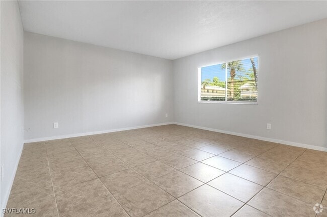 Building Photo - 4635 Bayshore Dr Unit P4 Rental
