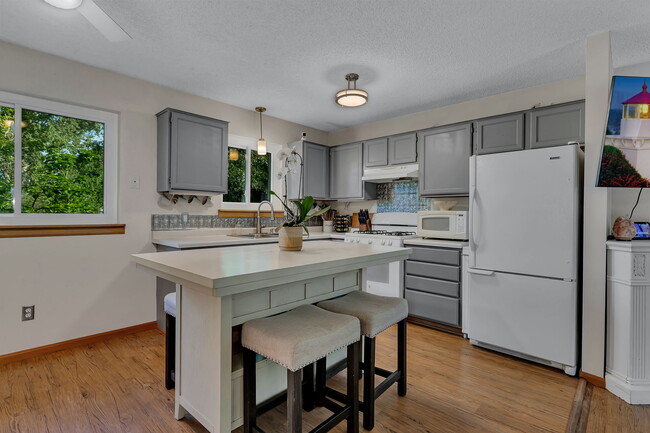 Building Photo - 5341 Mallard Ln