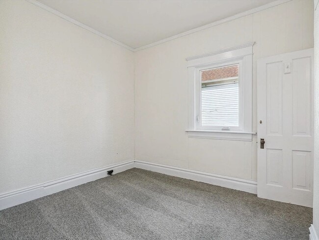 Photo - 4 Bedroom in College area!