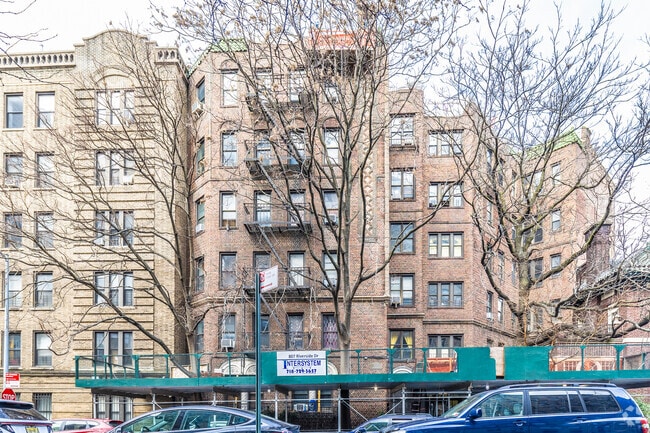 807 Riverside Dr - 807 Riverside Dr