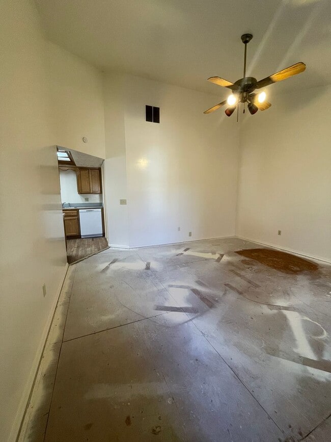 Photo - Southern Hills 3 Bedroom 2 Bath Duplex-New...