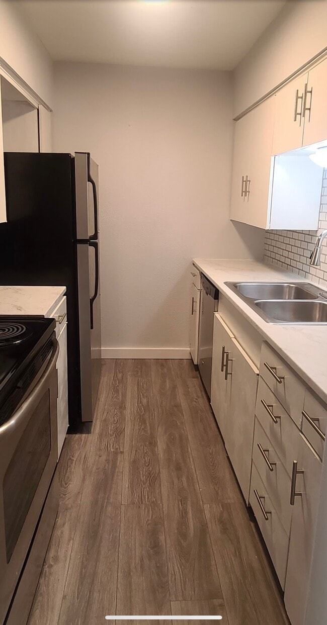 Building Photo - 4330 Bowser Ave Unit 107 Rental