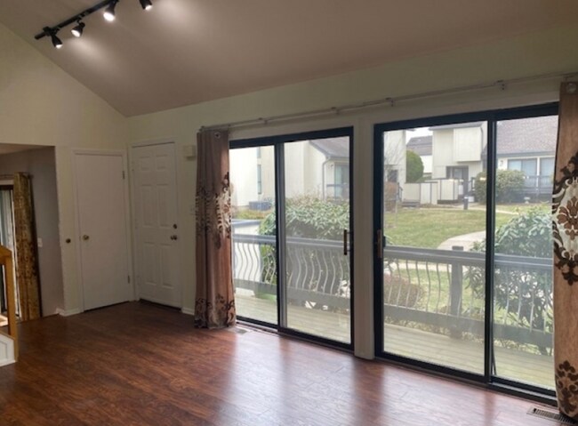 Photo - 260 Crabtree Ct