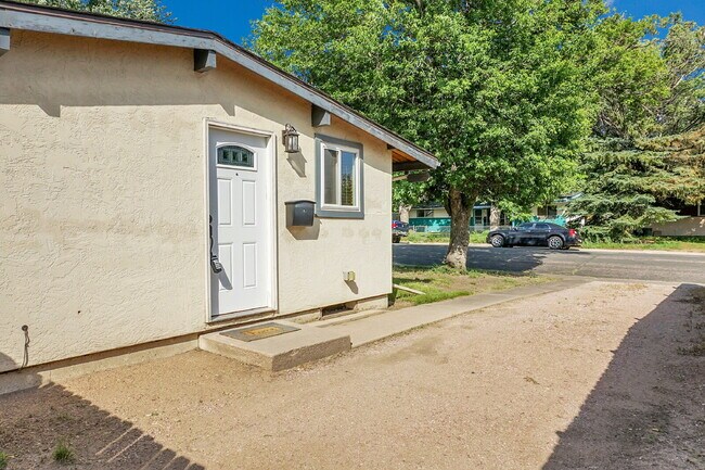 $1,950, 3-bedroom, 1-bathroom house in Col... - $1,950, 3-bedroom, 1-bathroom house in Col...