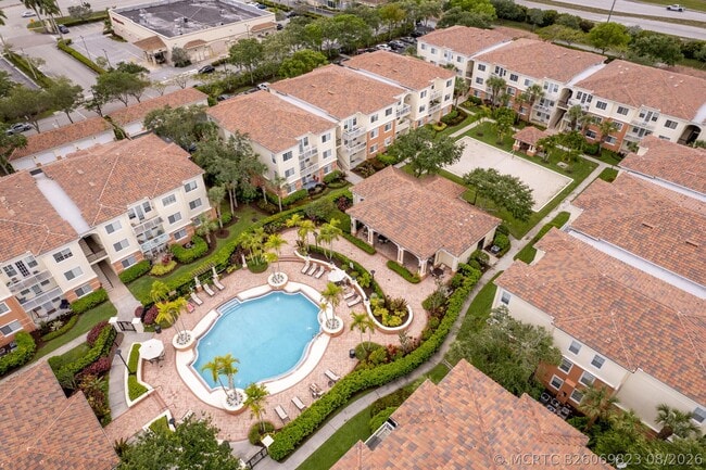 Building Photo - 9857 Baywinds Blvd Unit 9212