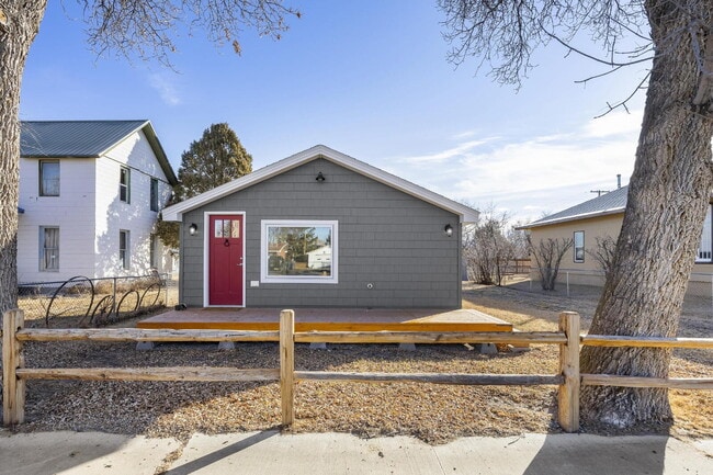 Photo - Simple Living, Beautifully Done