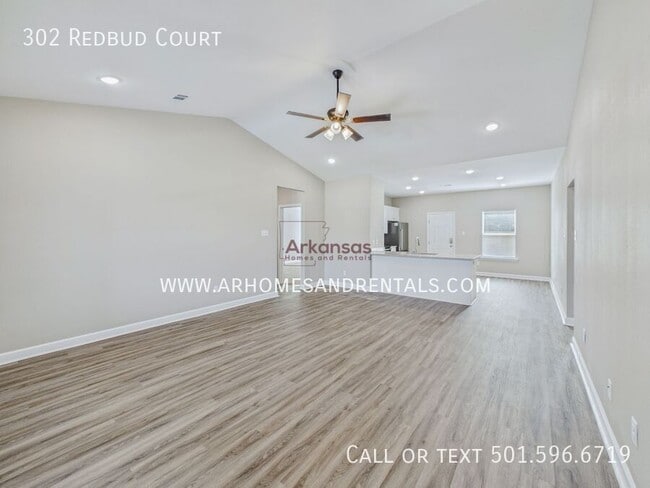 Photo - 302 Redbud Ct