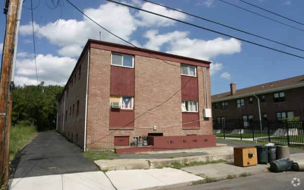 Photo - 1311 Washington Ave Apartments