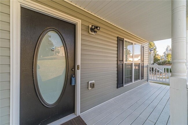 Photo - 583 Embassy Walk