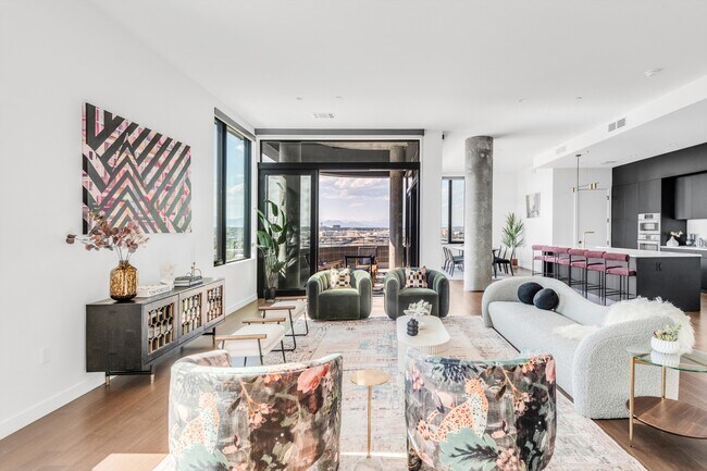 Penthouse LIving Room - Flora RiNo