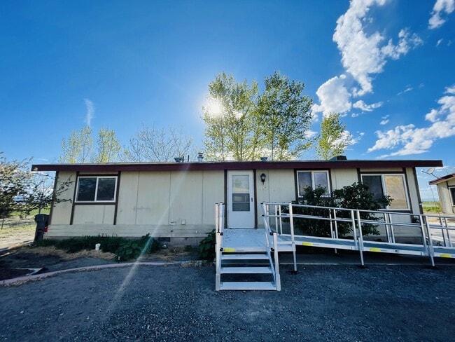 Building Photo - 852 Dodge Ln