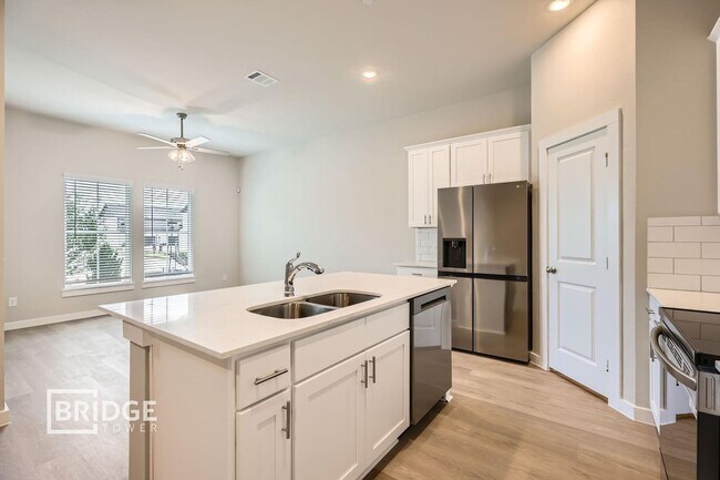 Photo - 908 Hudson Way