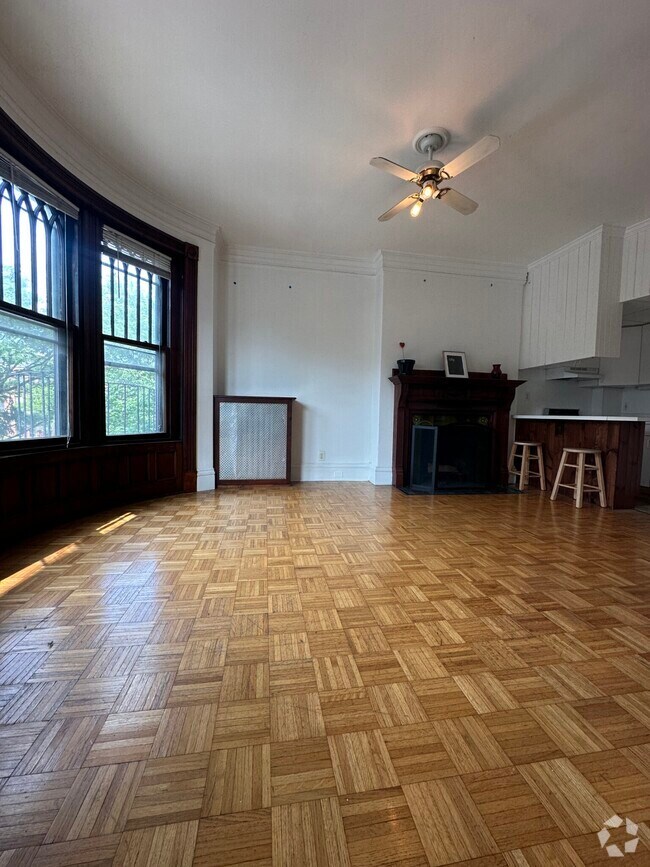 Building Photo - 288 Newbury St Unit 2 Rental