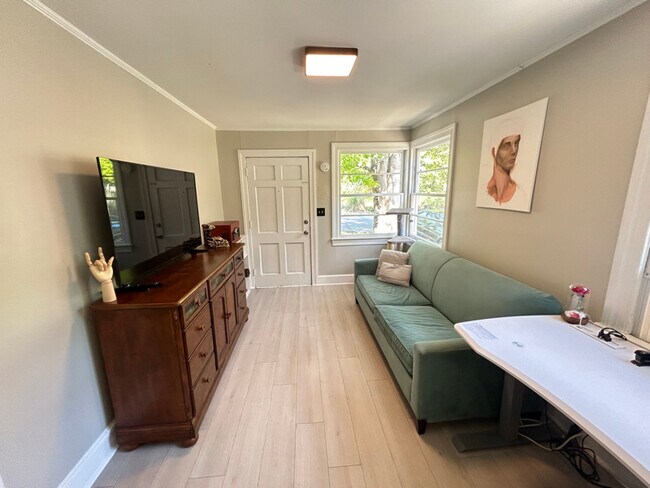 Photo - 1102 Rumar St