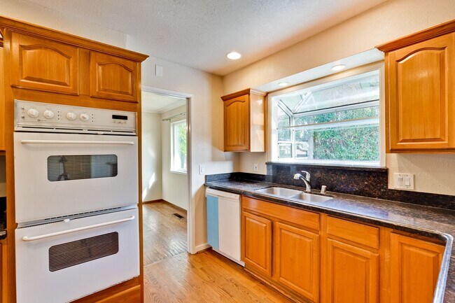 Photo - 10534 Deodara Dr
