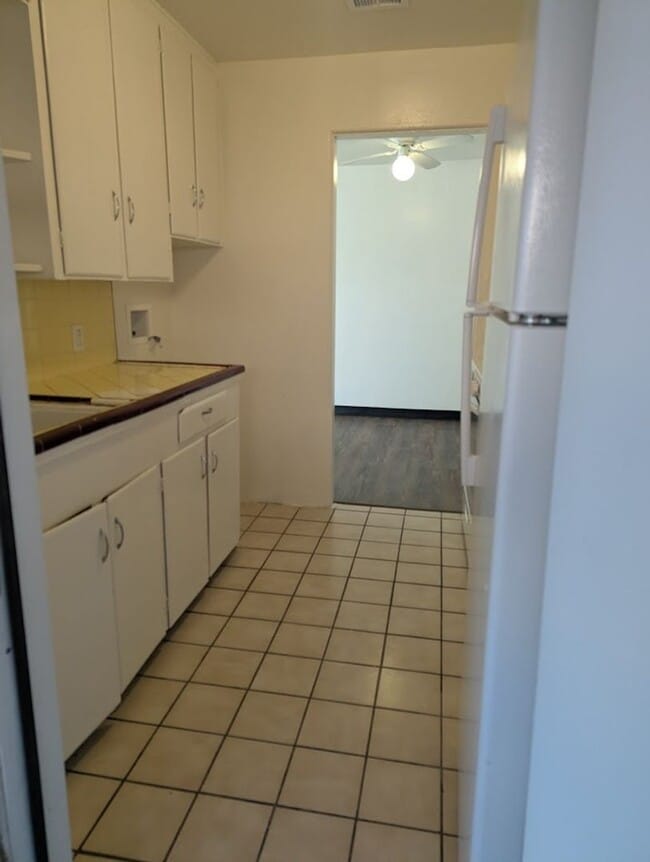 Building Photo - Central charmer!