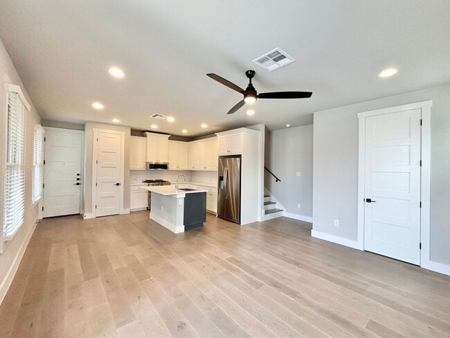 Photo - 311 E Evergreen-19 Unit 19
