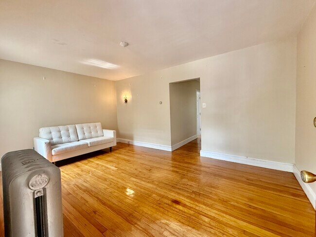 89 Hillsdale Rd