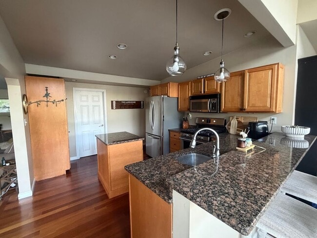 Photo - 36 Cobbetts Pond Rd