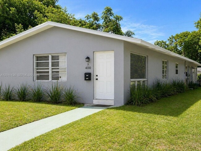 Photo - 400 SE 14th St