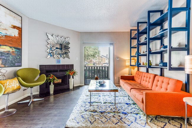 Photo - Balcones Club Apartments