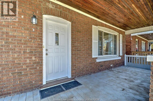 Photo - 1557 Lincoln Rd