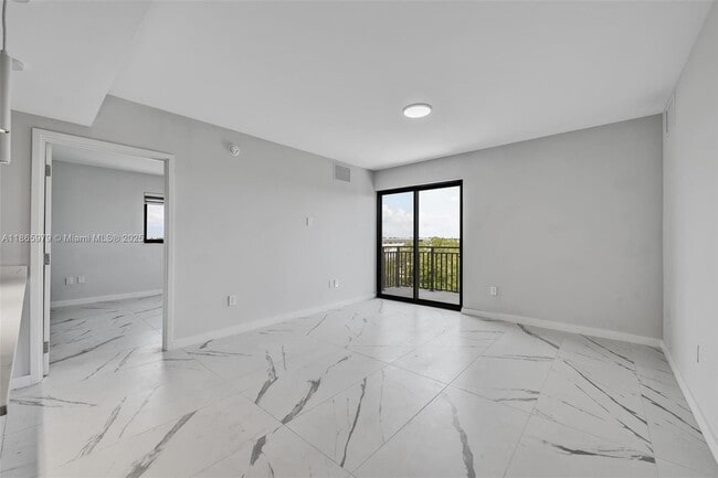 Building Photo - 840 NE 130th St Unit 311 Rental