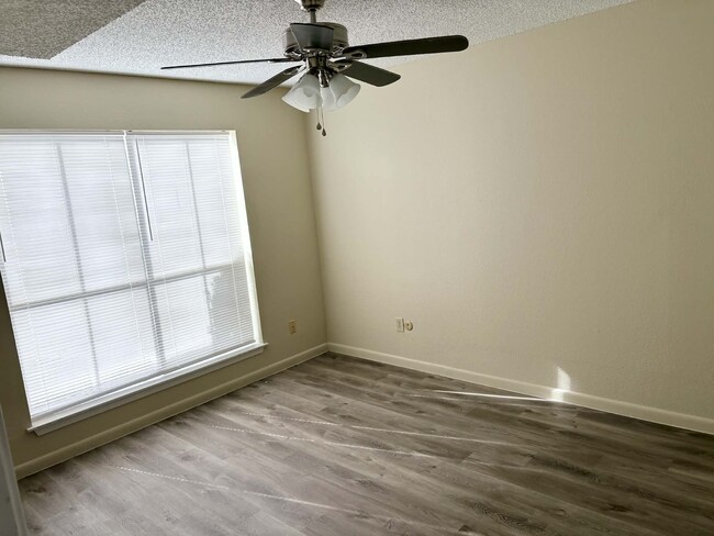 Building Photo - 1900 Bay Area Blvd Unit 175