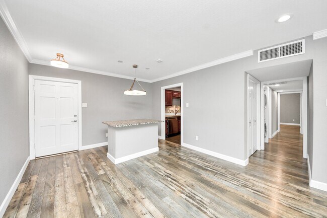 Photo - 2224 S Piney Point Rd Unit 227