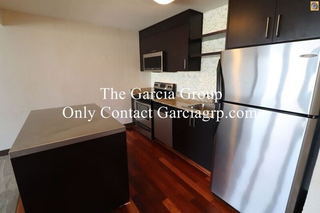 Photo - 111 SW Harrison St Unidad #18E