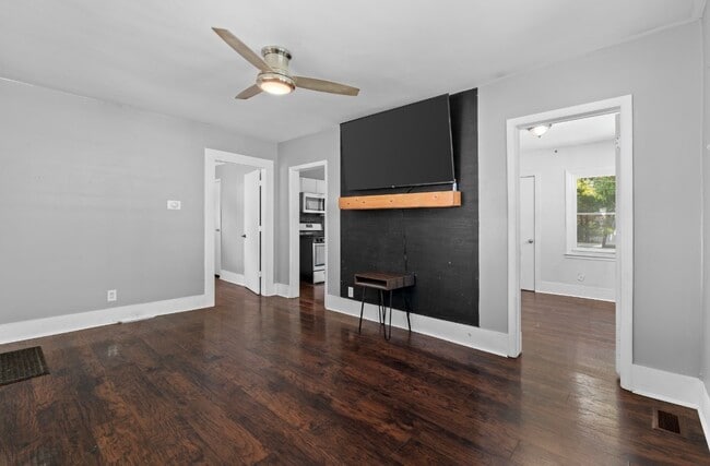 Photo - 243 Edgewood Pl