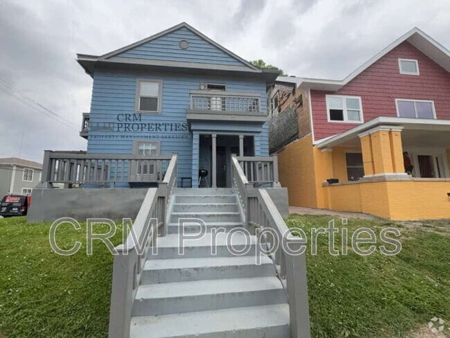 Building Photo - 302 E Walnut St Unit Apt A