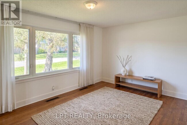 Photo - 1745 Ortona Ave