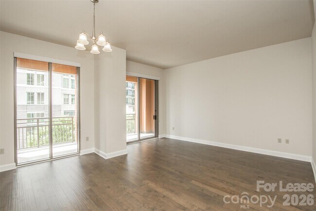 Photo - 701 Royal Ct