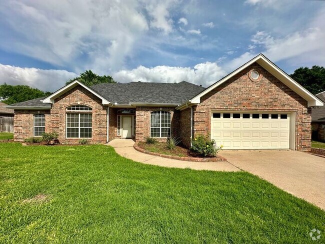 Building Photo - Stunning 3-Bedroom Home in Prime South Tyl...