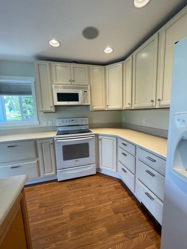 Photo - Beautiful Country Townhome!