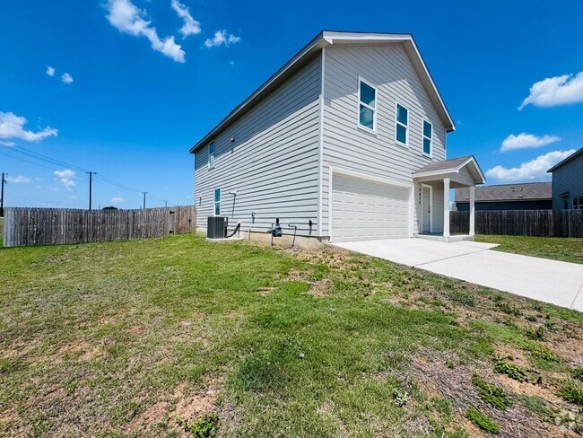Building Photo - 4bd 2.5 ba in New Braunfels Rental