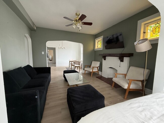 Photo - 4909 Lansdowne Ave Unidad 2E