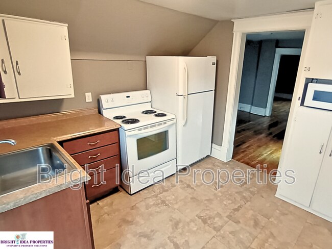 Photo - 426 Fillmore St NE