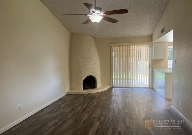 Photo - Coming Soon! 3 Bed/2 Bath home in Glendale! Located in an HOA! (Available on 05/15/26)