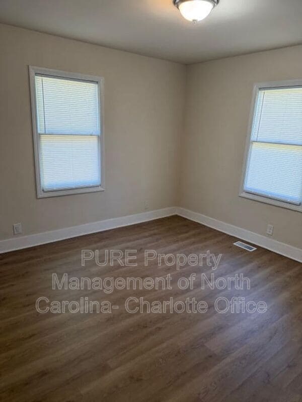 Photo - 1732 Newland Rd