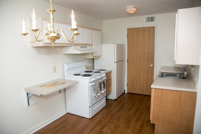 Photo - Holly Hills Apartments