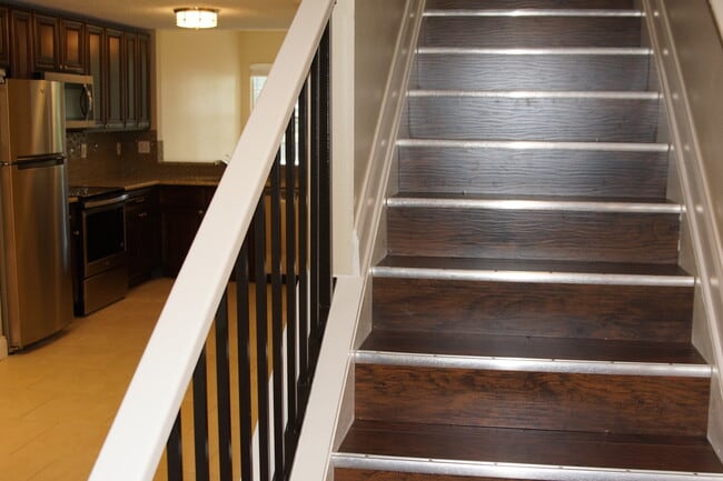 Building Photo - 5500 Bentgrass Dr Unit 107 Rental