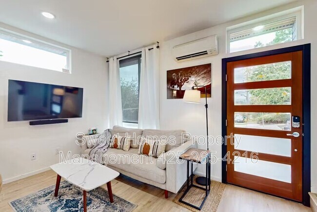 Photo - 9219 Linden Ave N