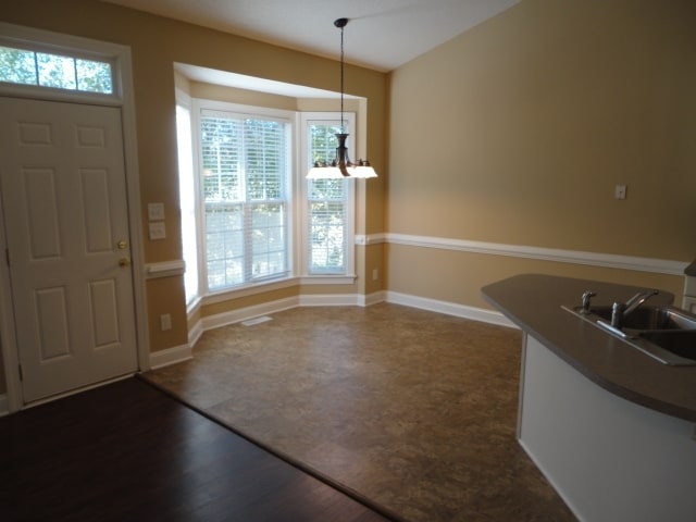 Photo - 702 Landing View Dr