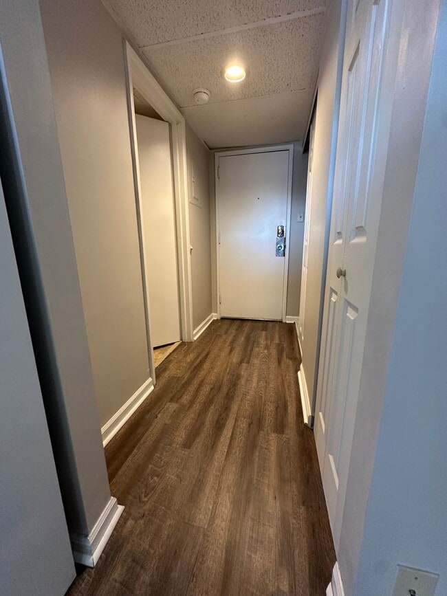 Photo - Flexible lease length at a great price! Secure this unit for 6, 12 or 18 months @ $1100/month!! M...