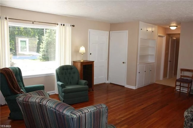 Photo - 2870 Kent Rd