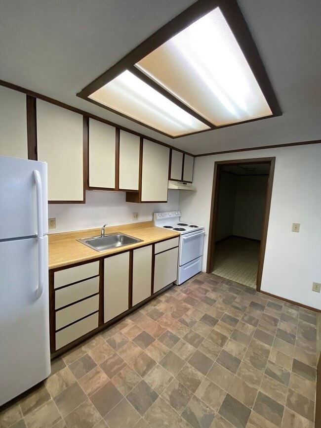 Photo - One Bedroom Apt w/Washer & Dryer Hookups! Water & Sewer Included.