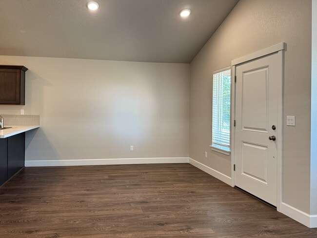 3998 SW Obsidian Ave