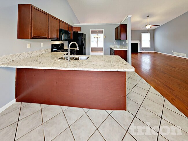 15 Betty Ln